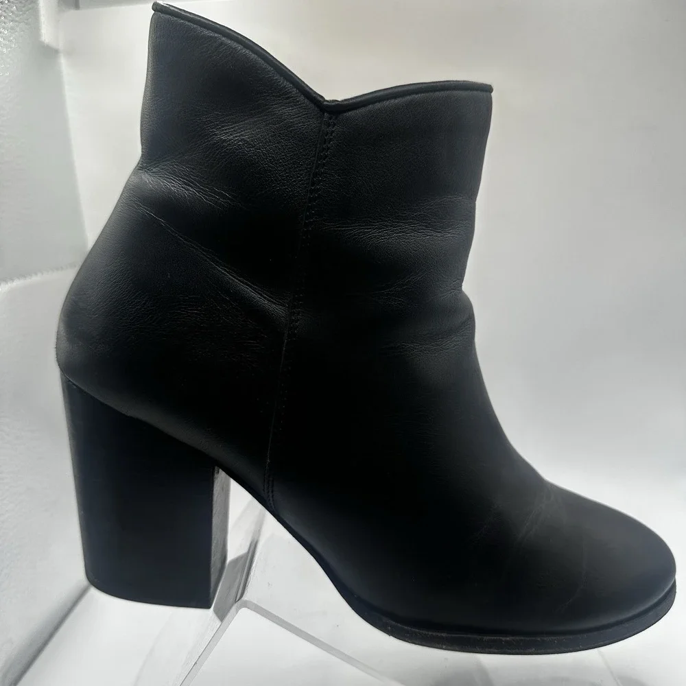 Thursday Boots Co. Uptown Everyday Boot Side Zip Block Heel Black Leather Size 9